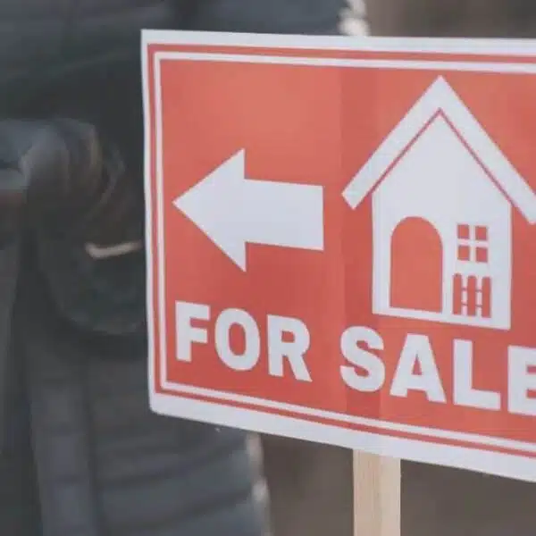 cropped-IW-questions-to-ask-when-buying-a-house.jpg