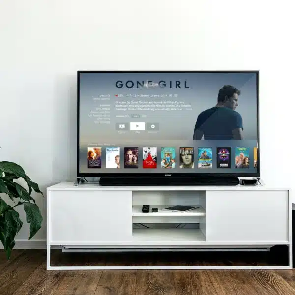 Cutting Your Expenses? Use These 5 Legal and Free Movie Apps To Save Money