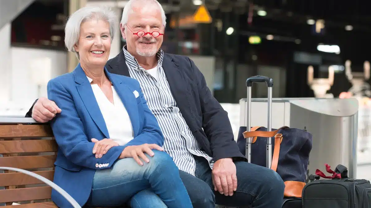 15 Smart Ways Retirees Cut Costs Quietly Traveling Frequently Without Financial Worry